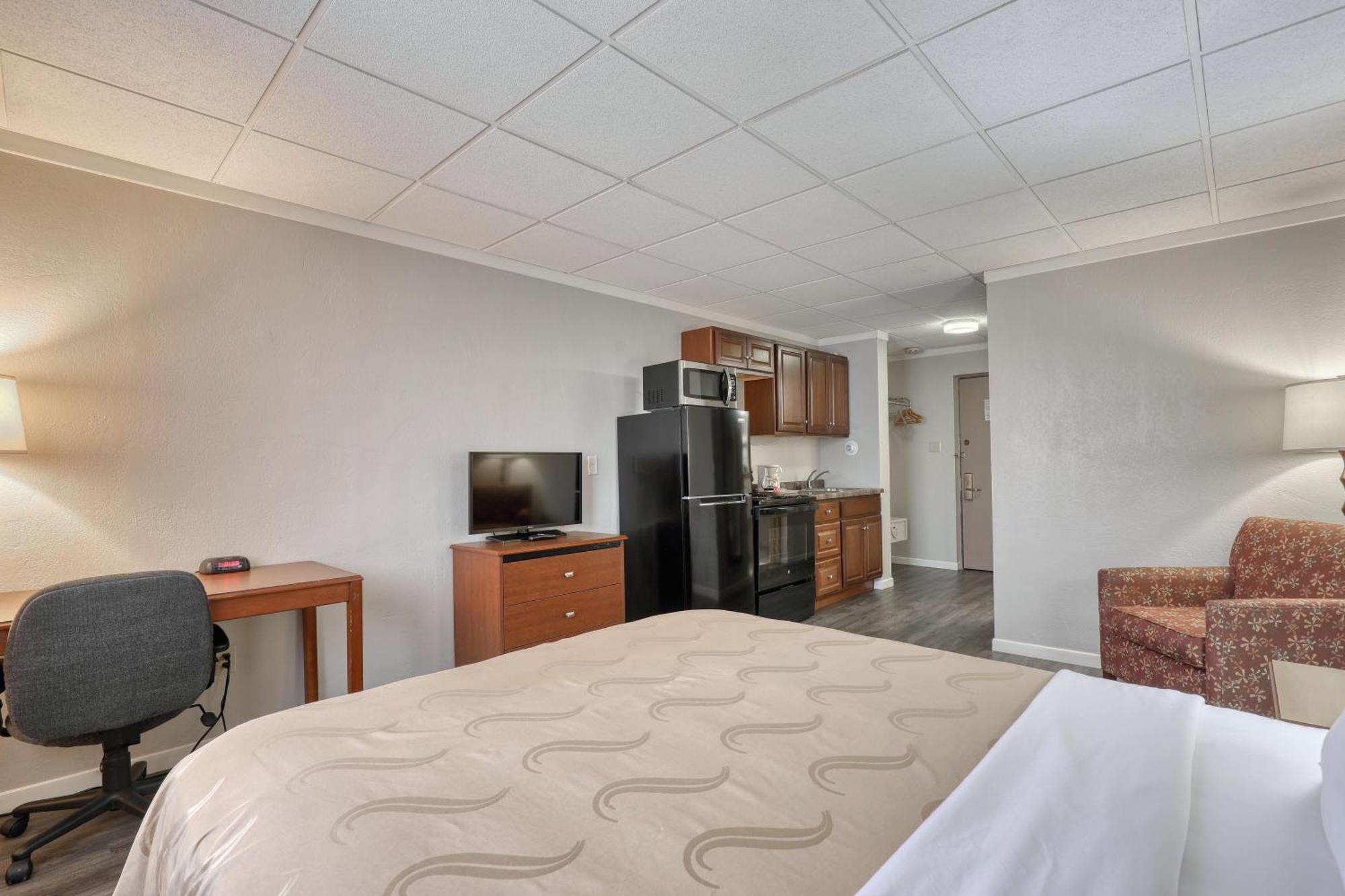 Quality Inn & Suites Downtown Грин Бэй Экстерьер фото