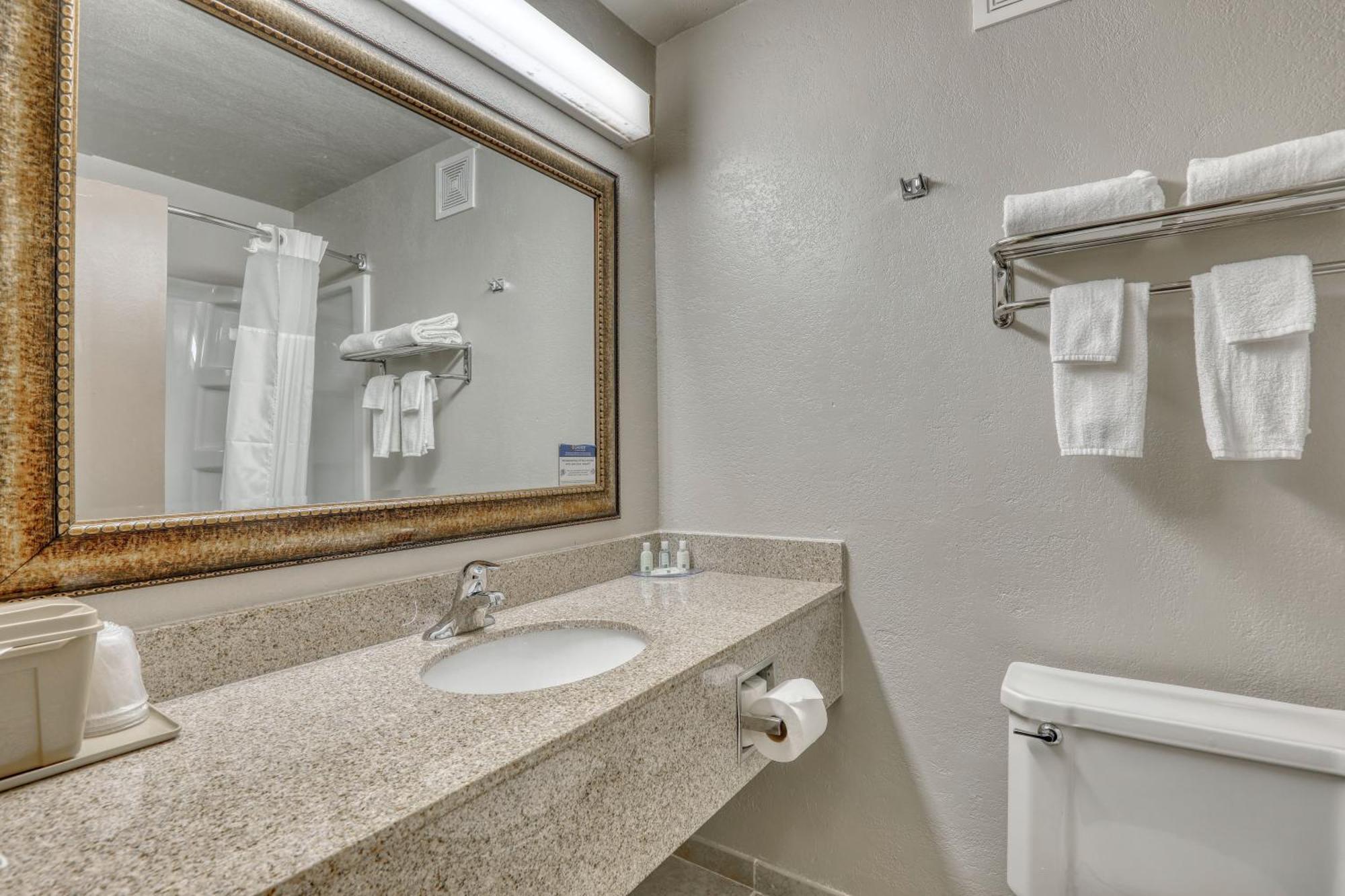 Quality Inn & Suites Downtown Грин Бэй Экстерьер фото