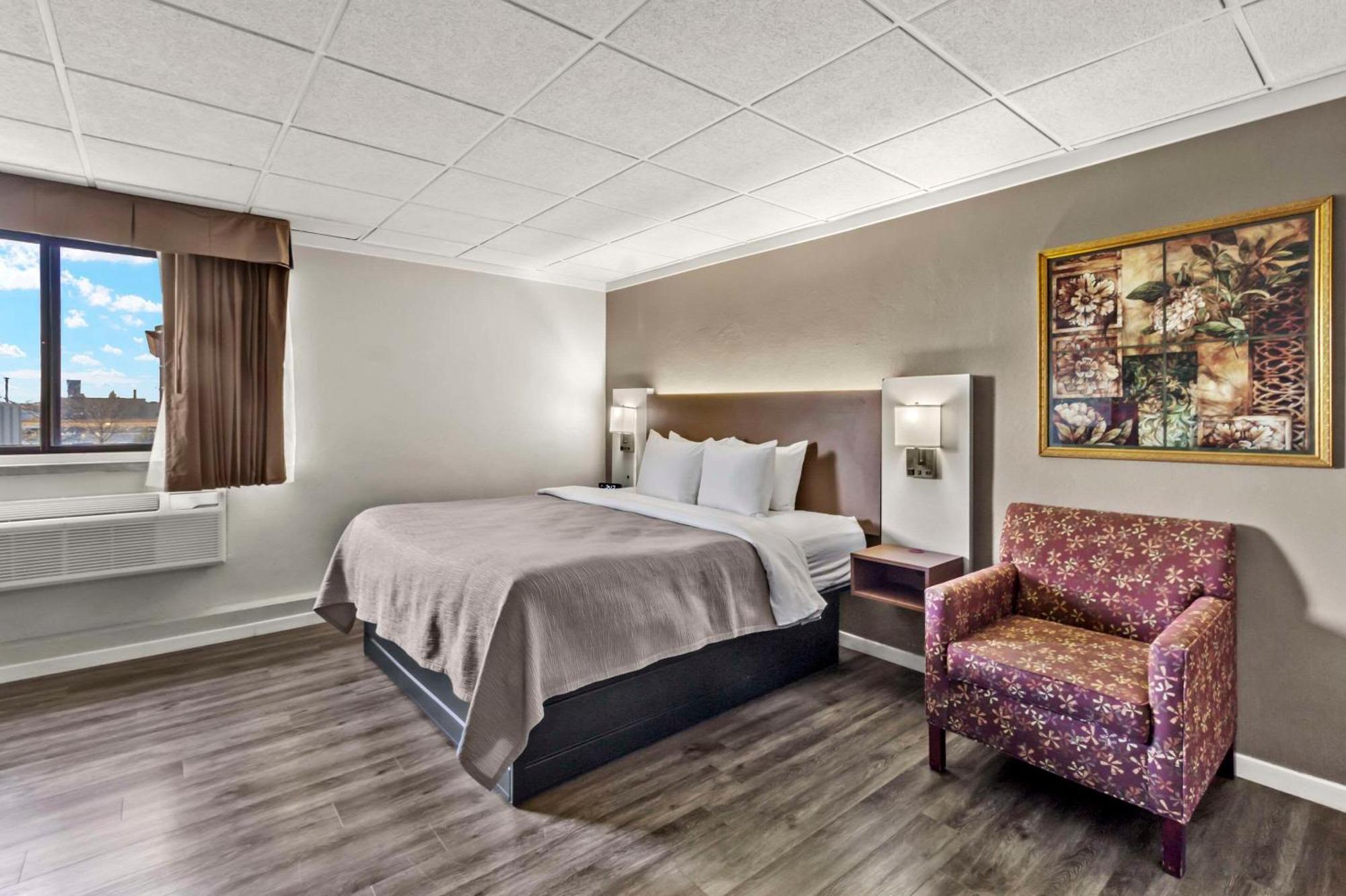 Quality Inn & Suites Downtown Грин Бэй Экстерьер фото