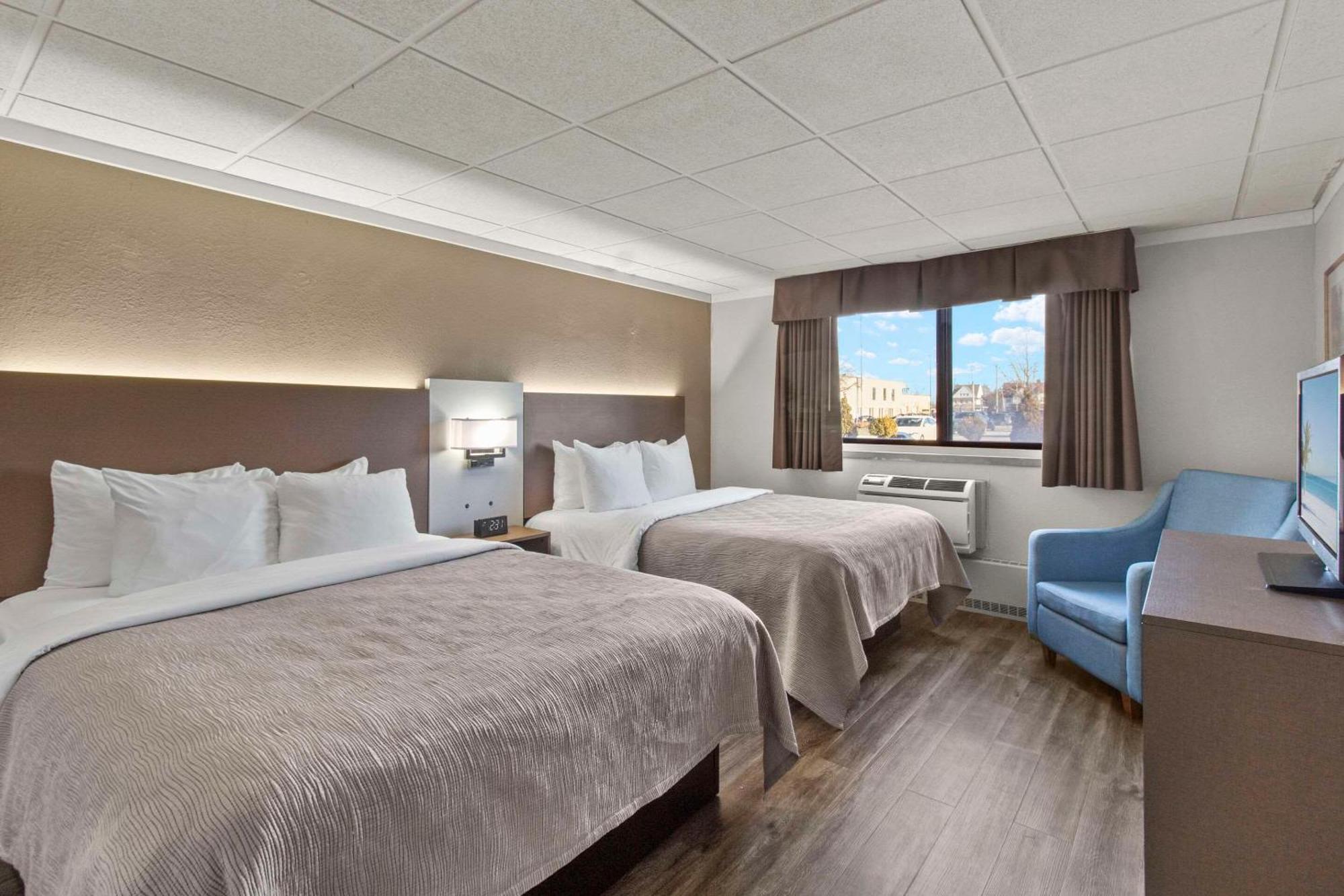 Quality Inn & Suites Downtown Грин Бэй Экстерьер фото