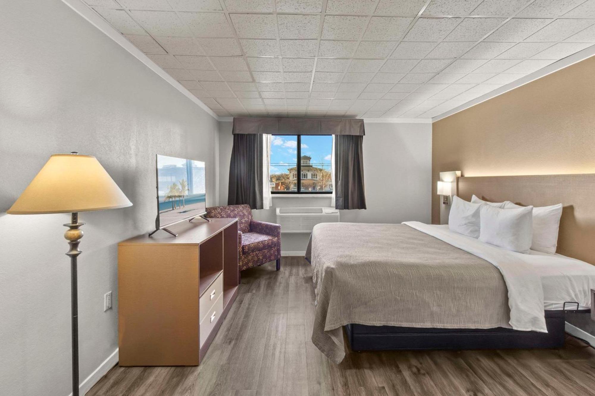 Quality Inn & Suites Downtown Грин Бэй Экстерьер фото