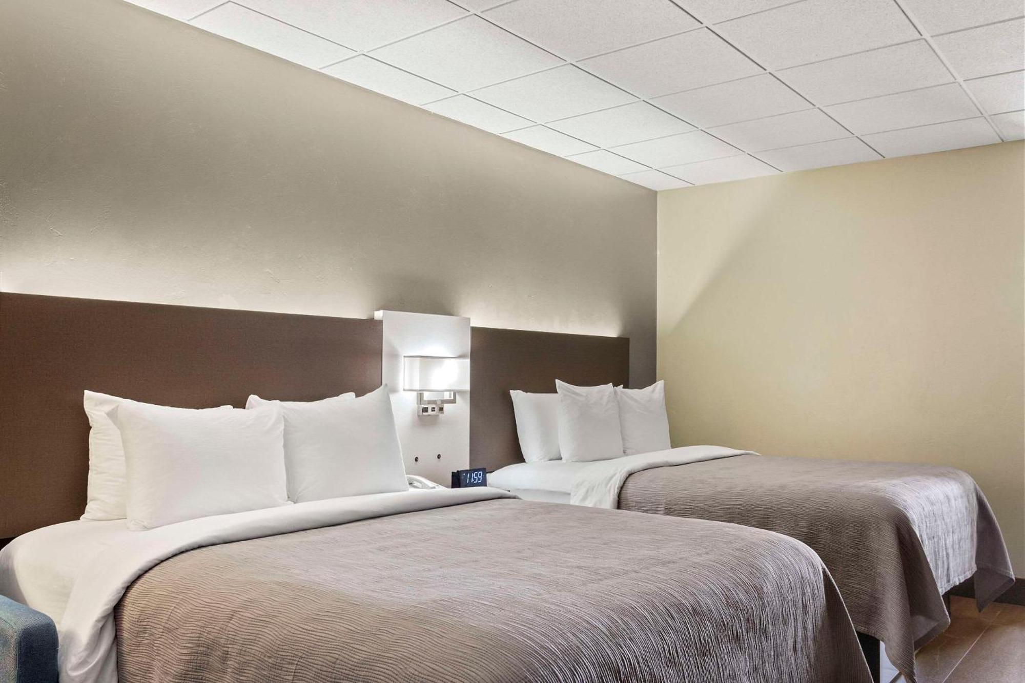 Quality Inn & Suites Downtown Грин Бэй Экстерьер фото
