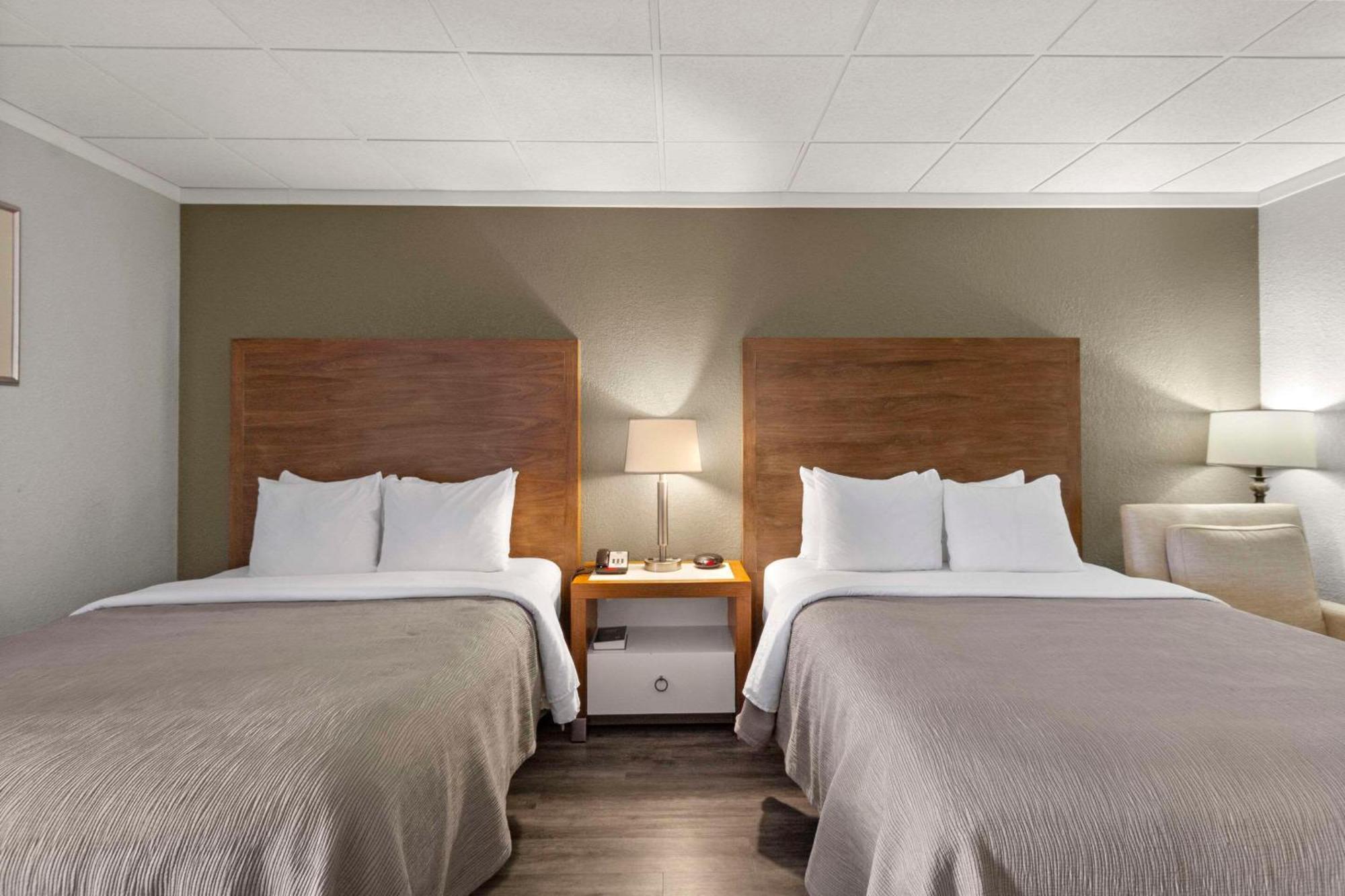 Quality Inn & Suites Downtown Грин Бэй Экстерьер фото