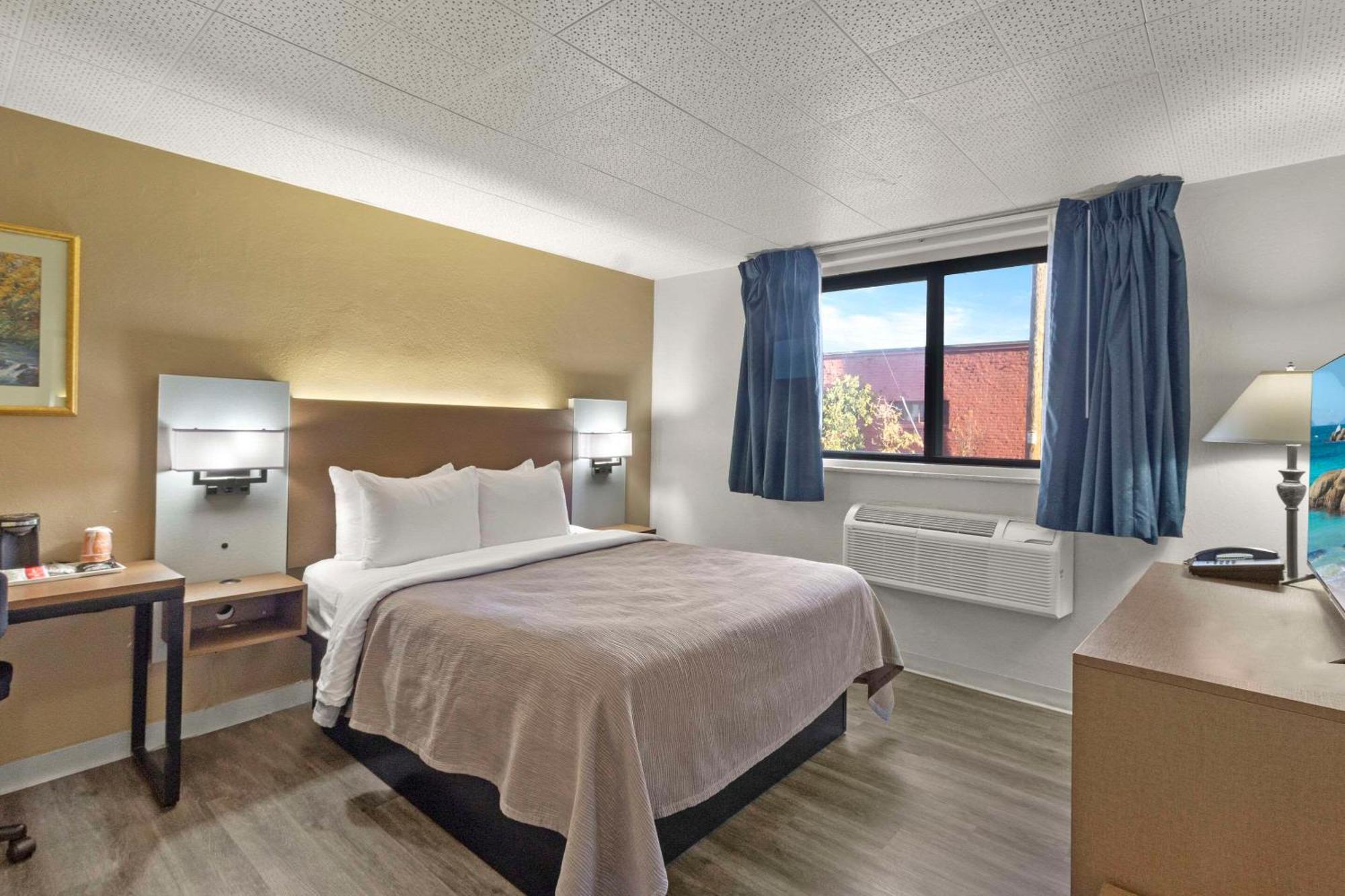 Quality Inn & Suites Downtown Грин Бэй Экстерьер фото