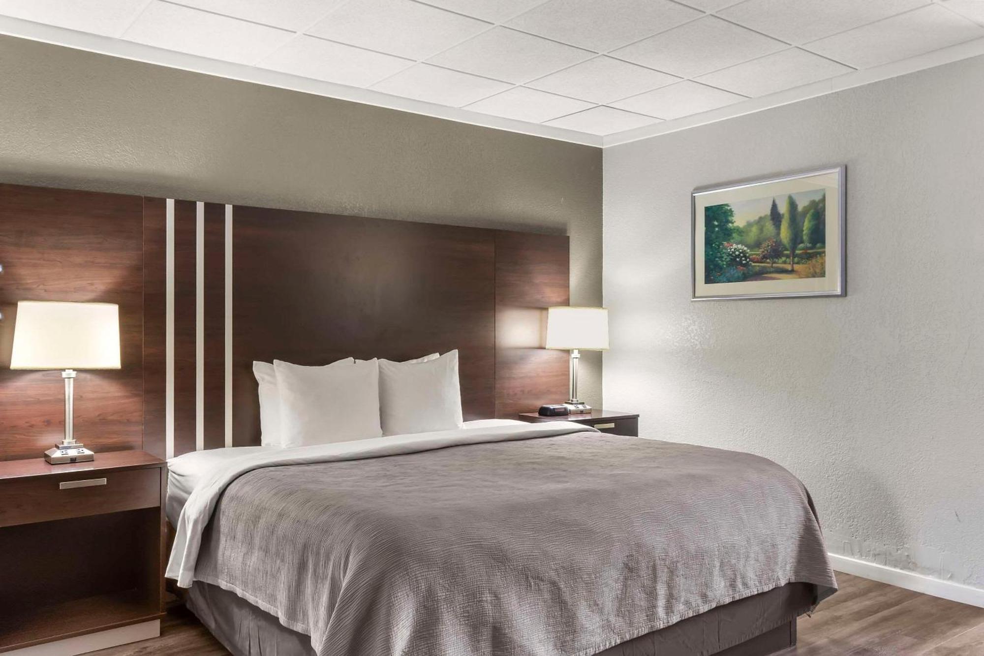 Quality Inn & Suites Downtown Грин Бэй Экстерьер фото