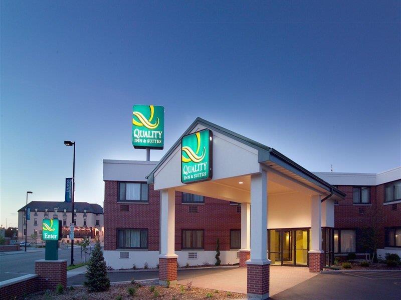 Quality Inn & Suites Downtown Грин Бэй Экстерьер фото