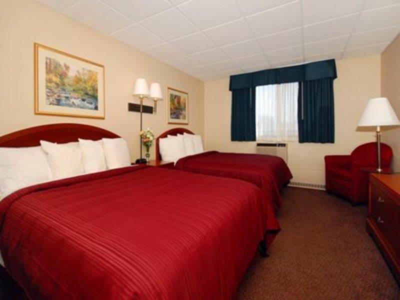 Quality Inn & Suites Downtown Грин Бэй Номер фото