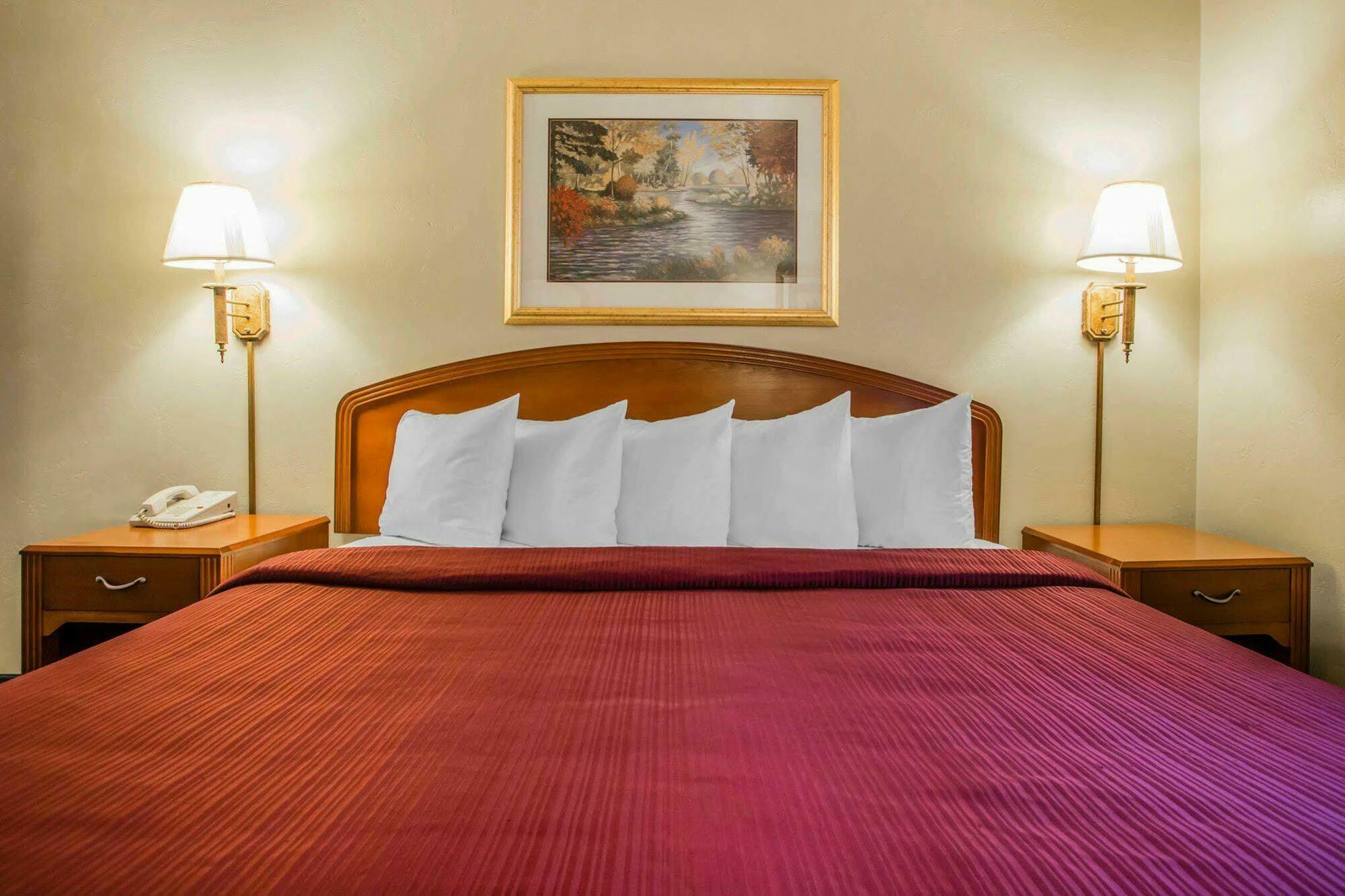 Quality Inn & Suites Downtown Грин Бэй Экстерьер фото