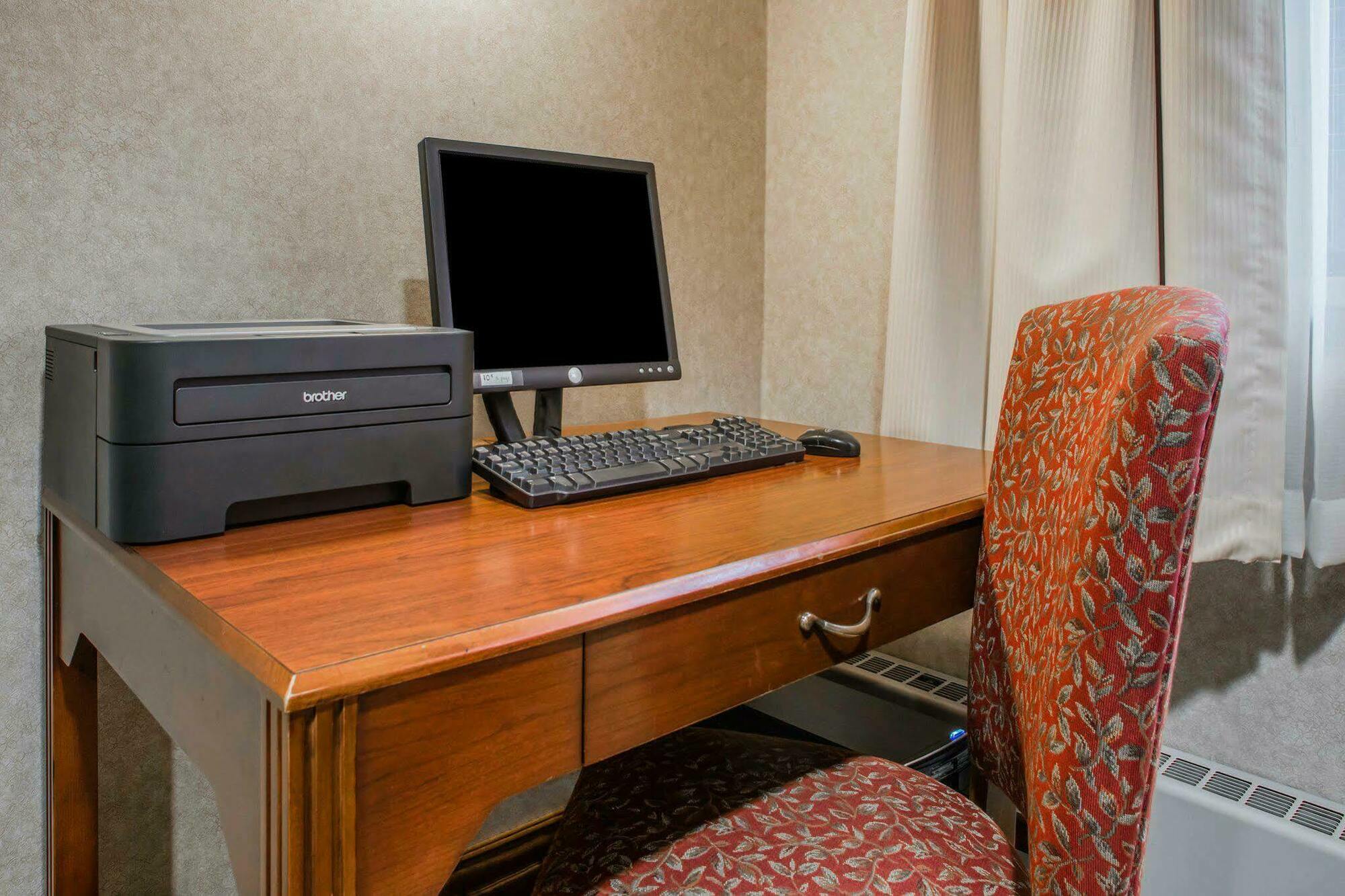 Quality Inn & Suites Downtown Грин Бэй Экстерьер фото
